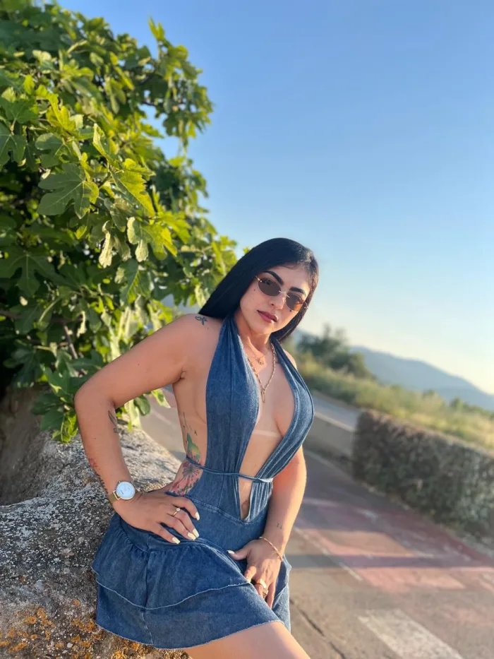 REICHE LATINISCHE FRAU MIT GROSSEN BRÜSTEN profile photo
