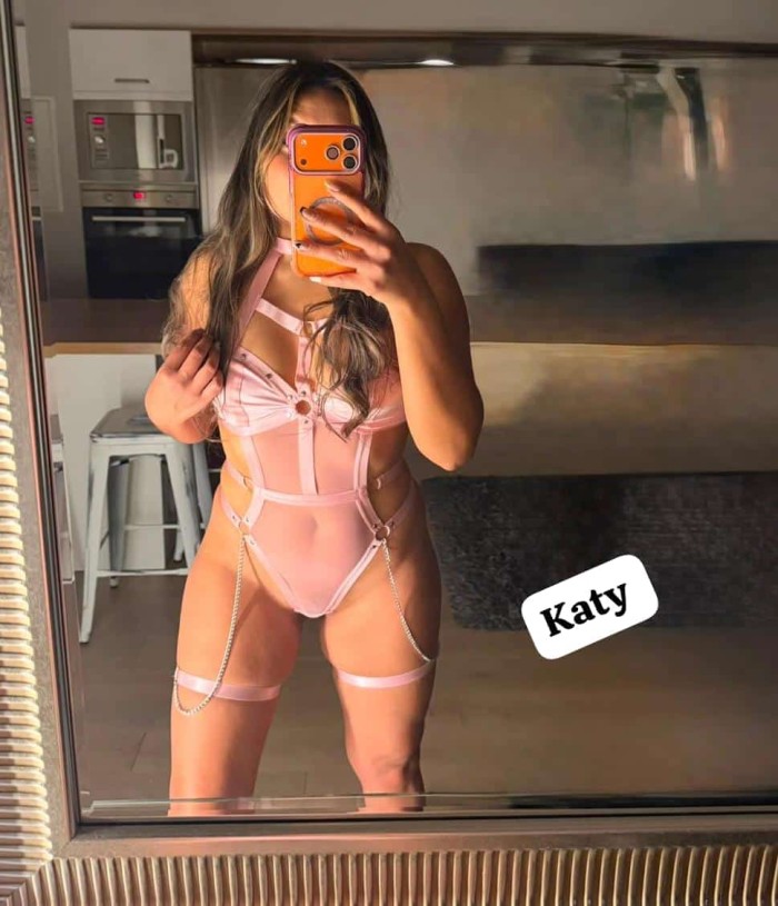 CHICAS EXPERTES EN PLACER COMPLACIENTES FIESTERAS profile photo