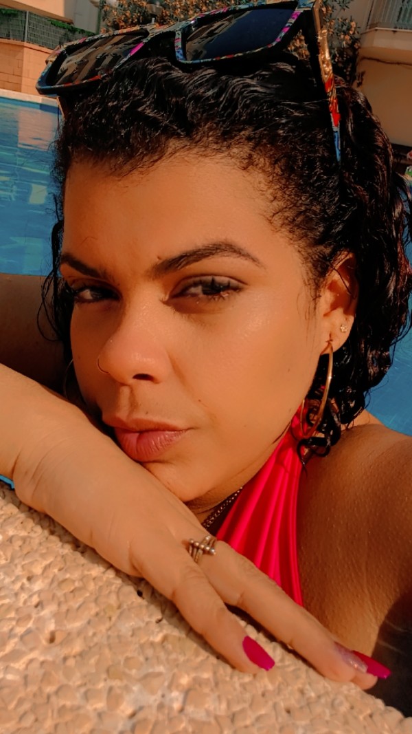 HOLA AMOR MUY COMPLACIENTE Y FIESTERA DISPONIBLE EN SALóU profile photo