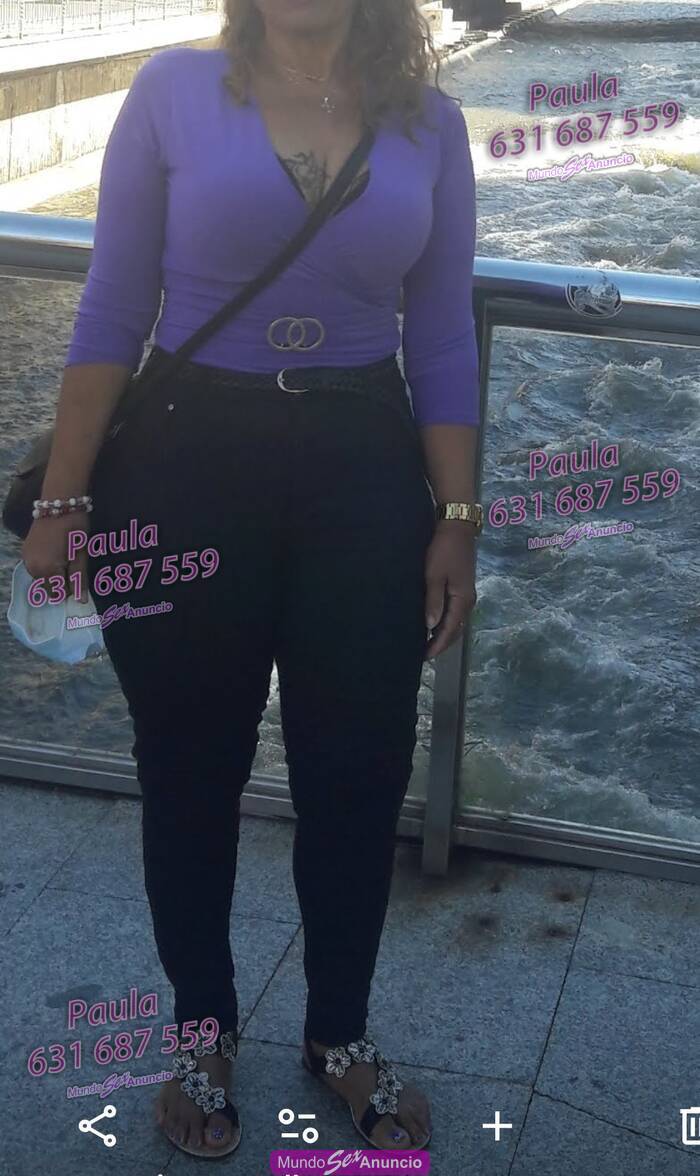 Reife Dame mit üppigen Kurven profile photo