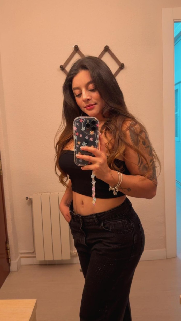 LATINA FÜR NUR EINIGE TAGE IN DER GEGEND profile photo