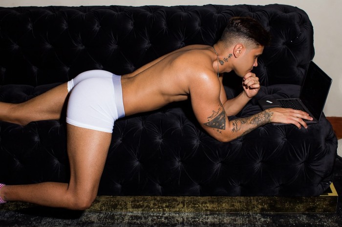 CHICO GAY EN MARBELLA!! ERECCIONES POTENTES profile photo
