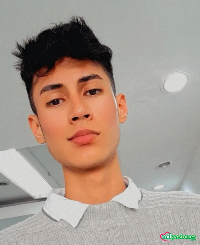 Chico joven discreto en elche me desplazo profile photo