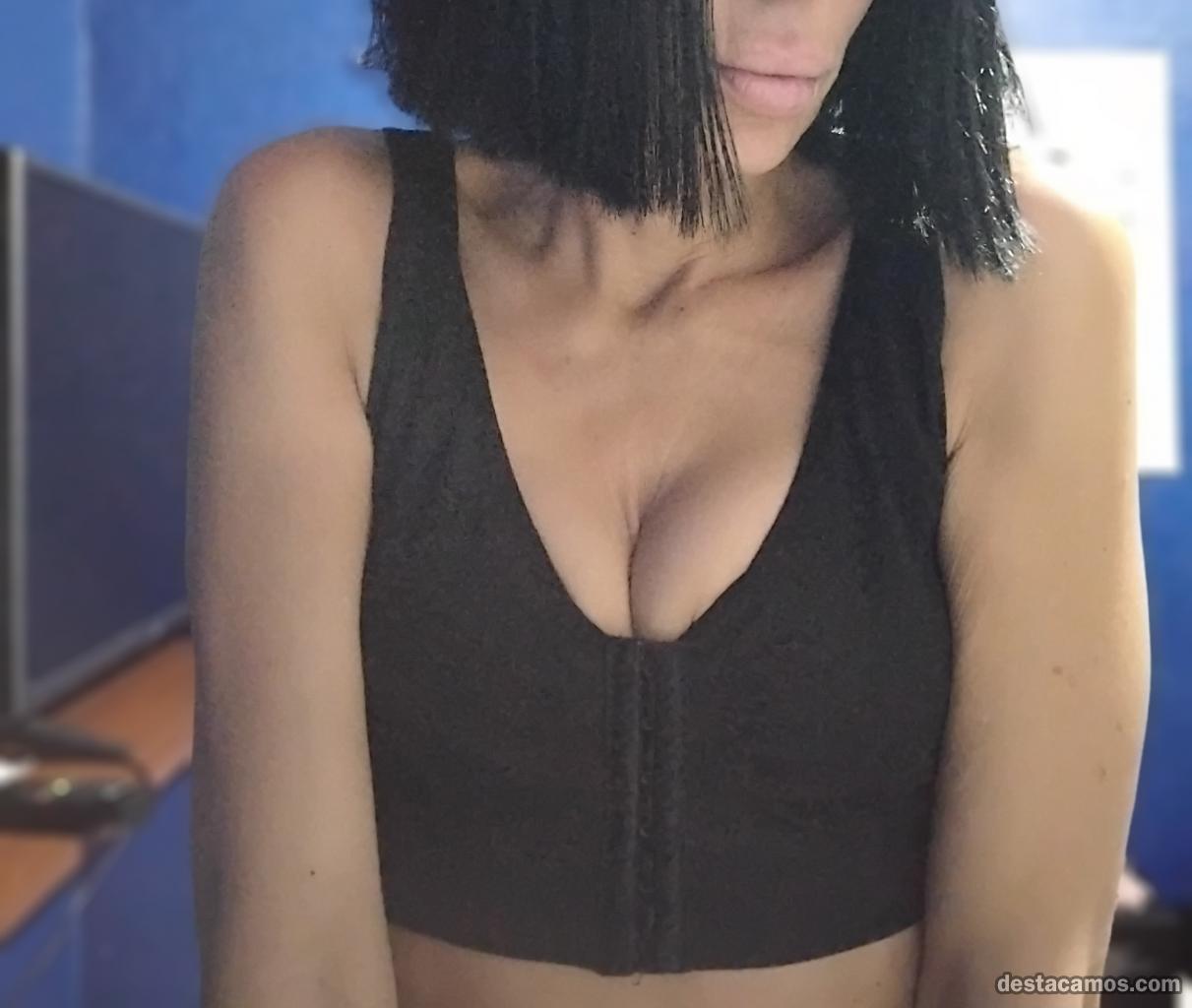 Joven delgada y bella profile photo