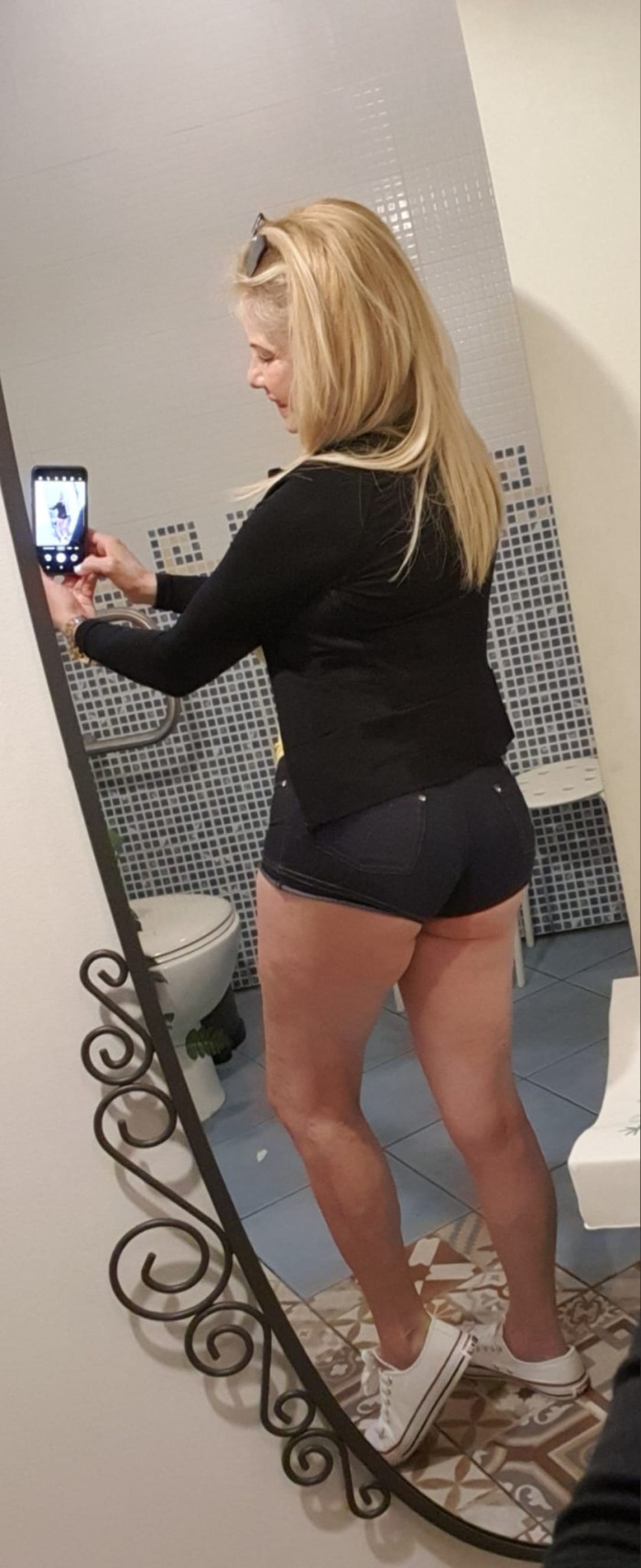 RUBIA CALIENTE profile photo
