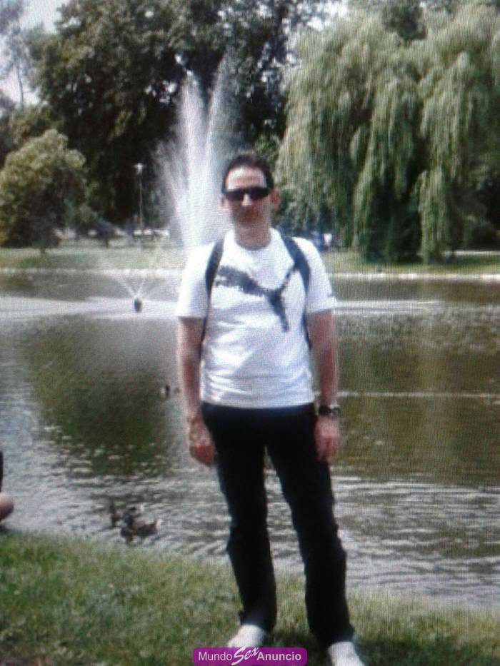 Chico paga a chica por sexo profile photo