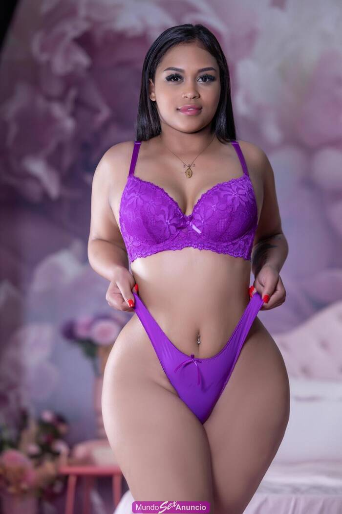 Hola amor soy Adriana chica venezolana lista para ti amor profile photo