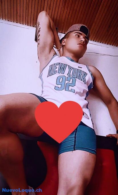 BIXESUAL 22CM DE POLLA TATUADO ATIENDO A HOMBRES Y MUJERES profile photo