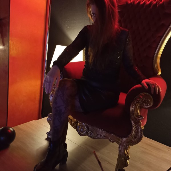 FETISH FEMININITY DOMINA profile photo