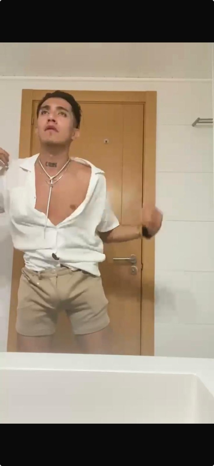 HOLA A TODOS SOY UN CHICO JOVEN GUAPA Y VERSáTIL profile photo