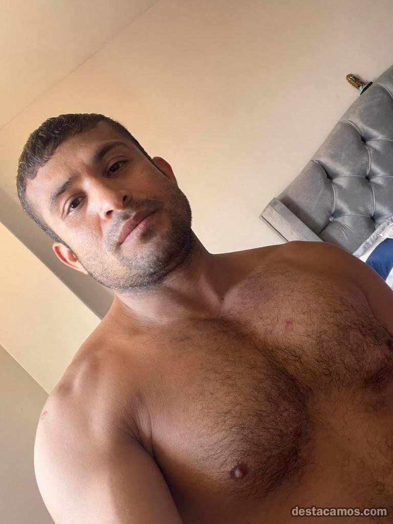 Latino muscular escort profile photo