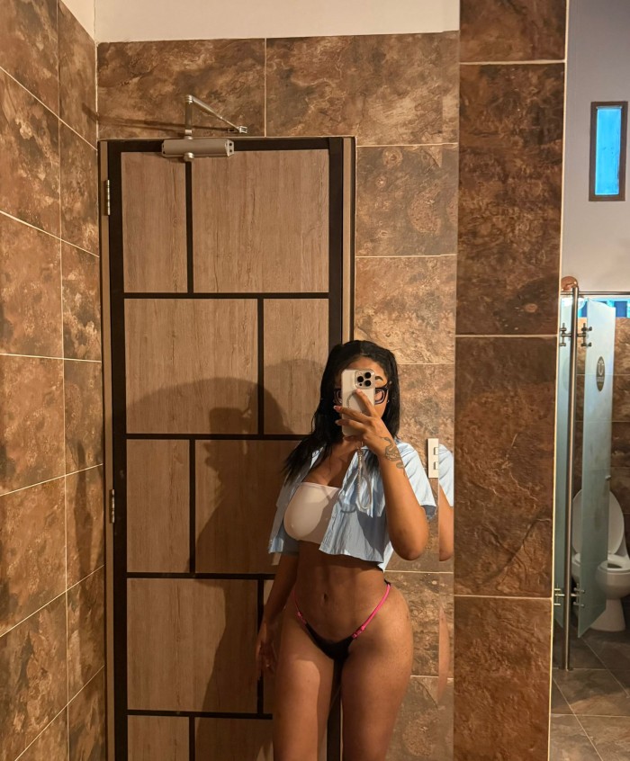 SOY UNA JOVEN ENCANTADORA Y BELLA EN VíA JULIA profile photo