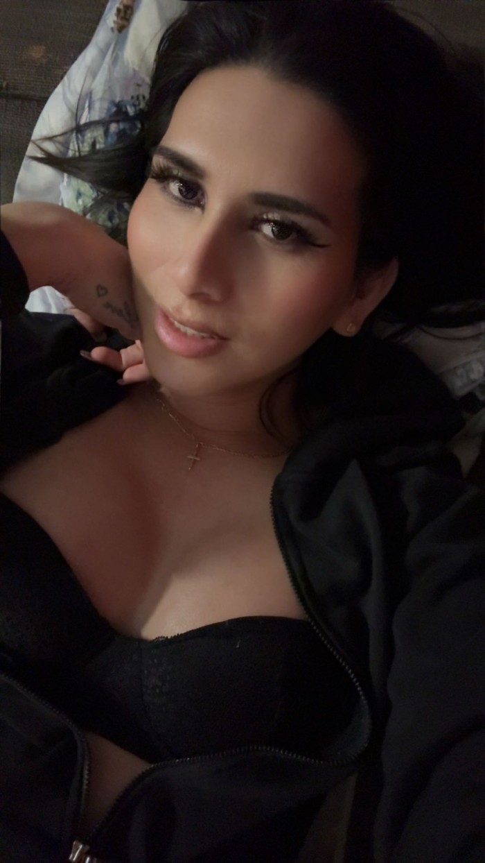 FLAVIA HOY PARTY profile photo