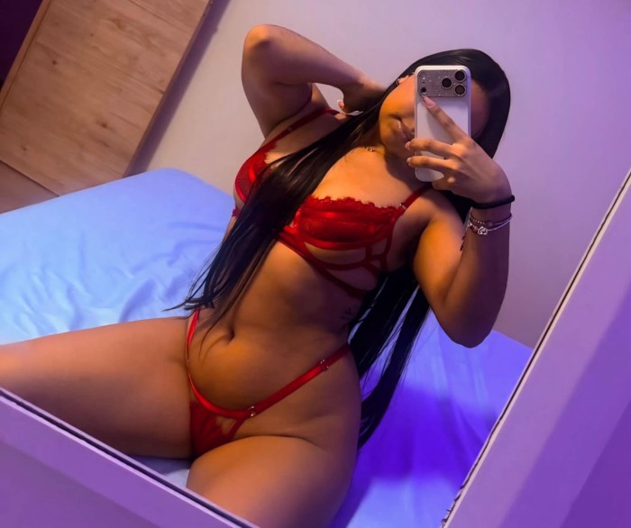 SOY SHARLOT NUEVA EN VALENCIA CON DESO DE FOLLAR profile photo