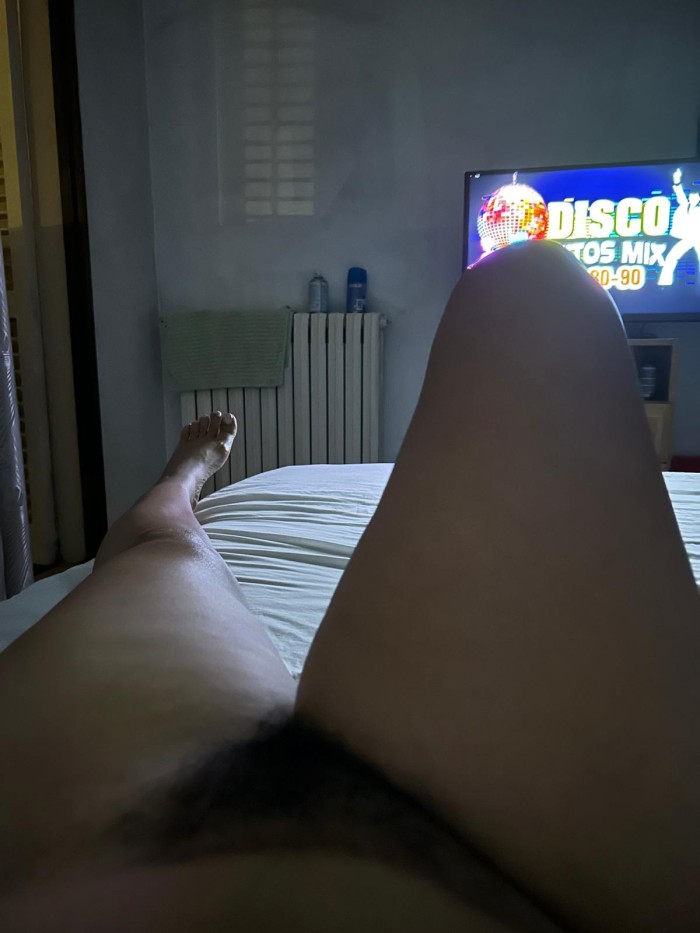 DE ANTES///CHICA CON EL COÑO PELUDO profile photo